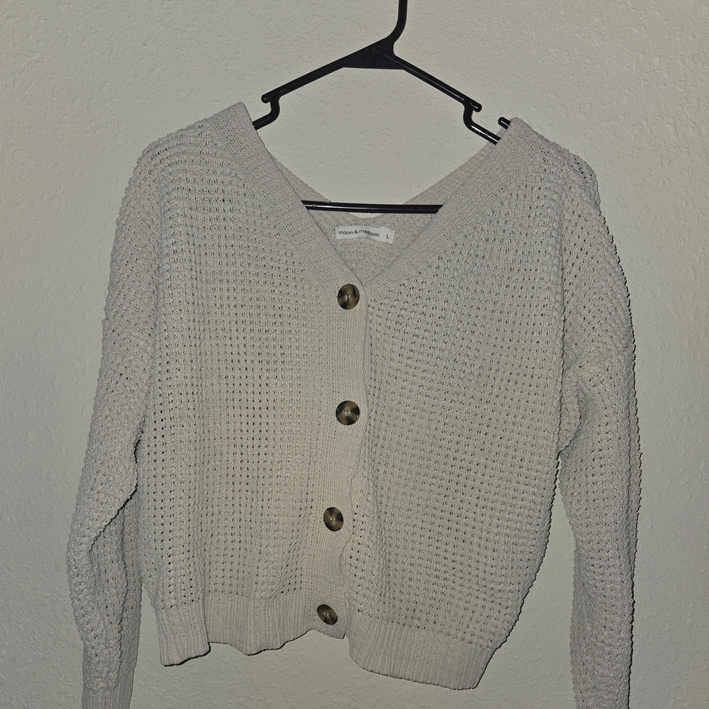 Moon & Madison Cream Button-Up Cardigan